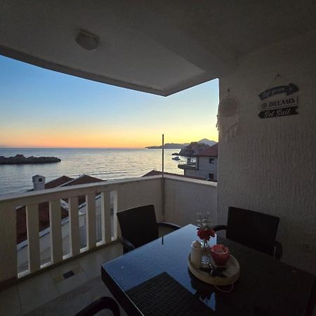 Pine&Sea Beach Retreat Sveti Stefan Exteriér fotografie