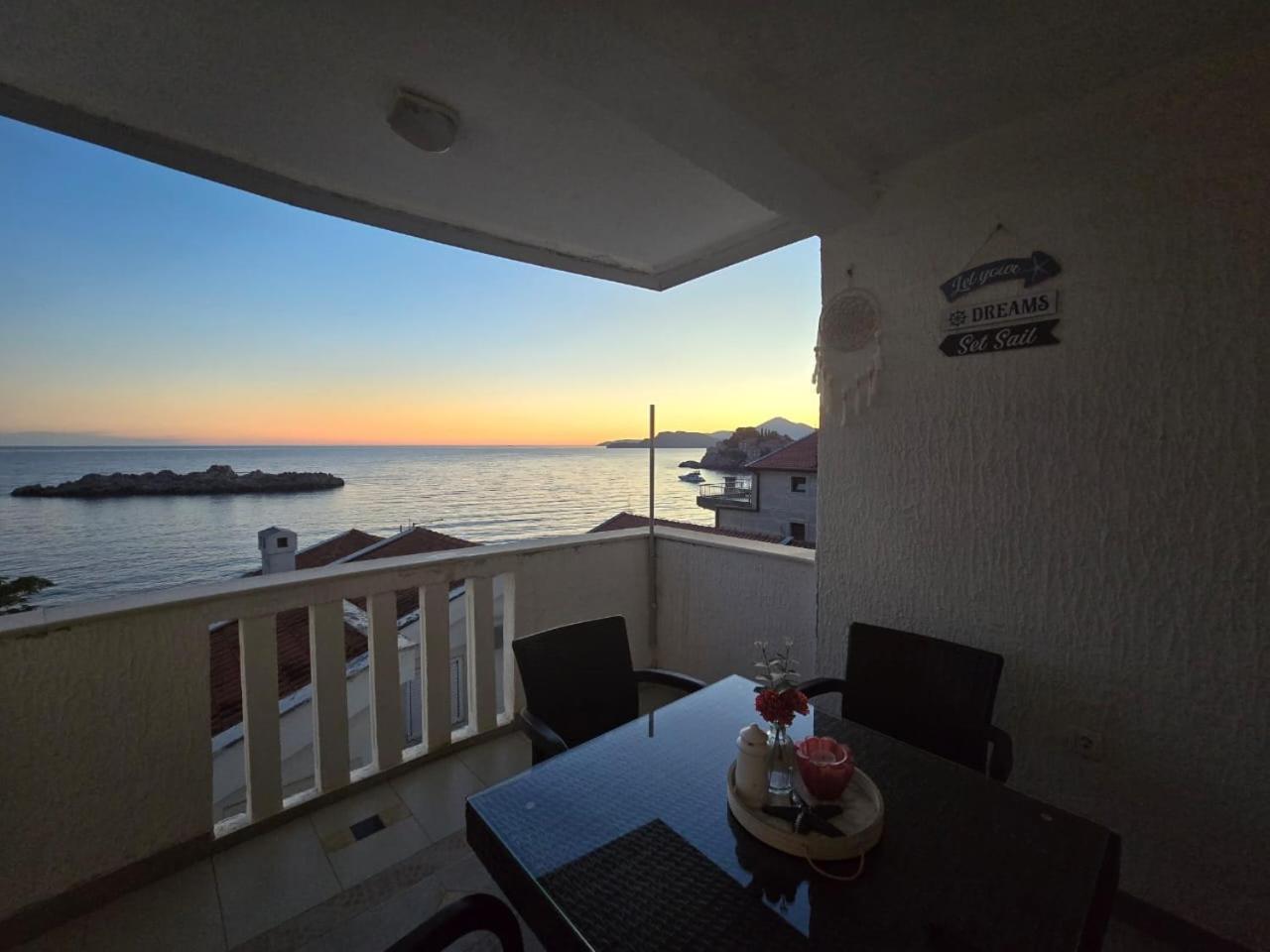 Pine&Sea Beach Retreat Sveti Stefan Exteriér fotografie