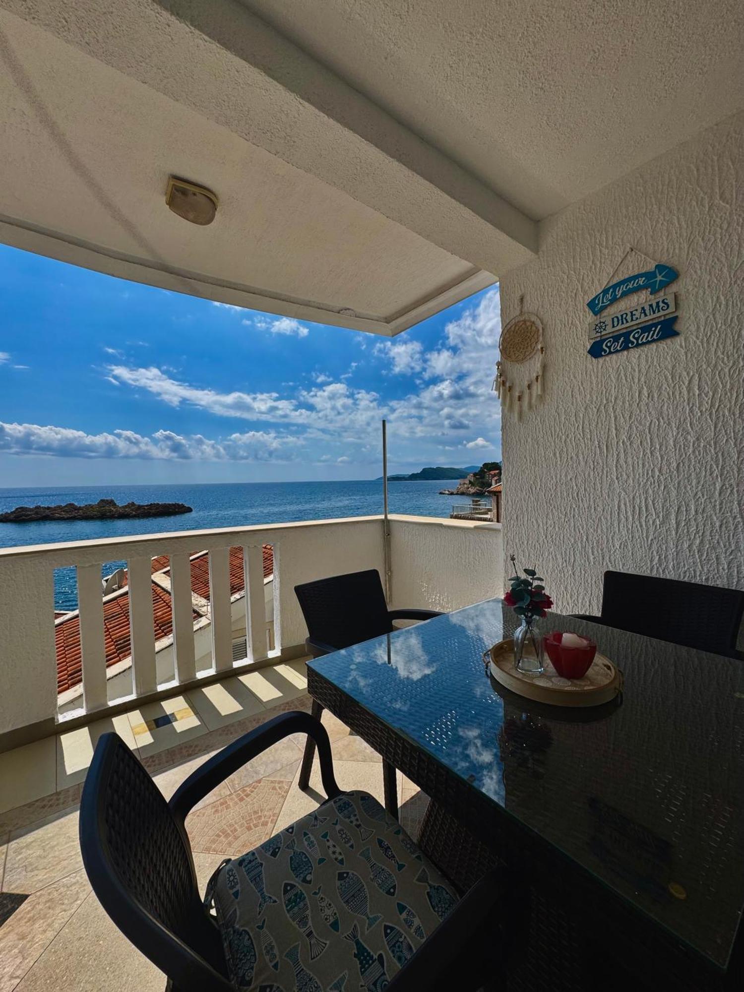 Pine&Sea Beach Retreat Sveti Stefan Exteriér fotografie
