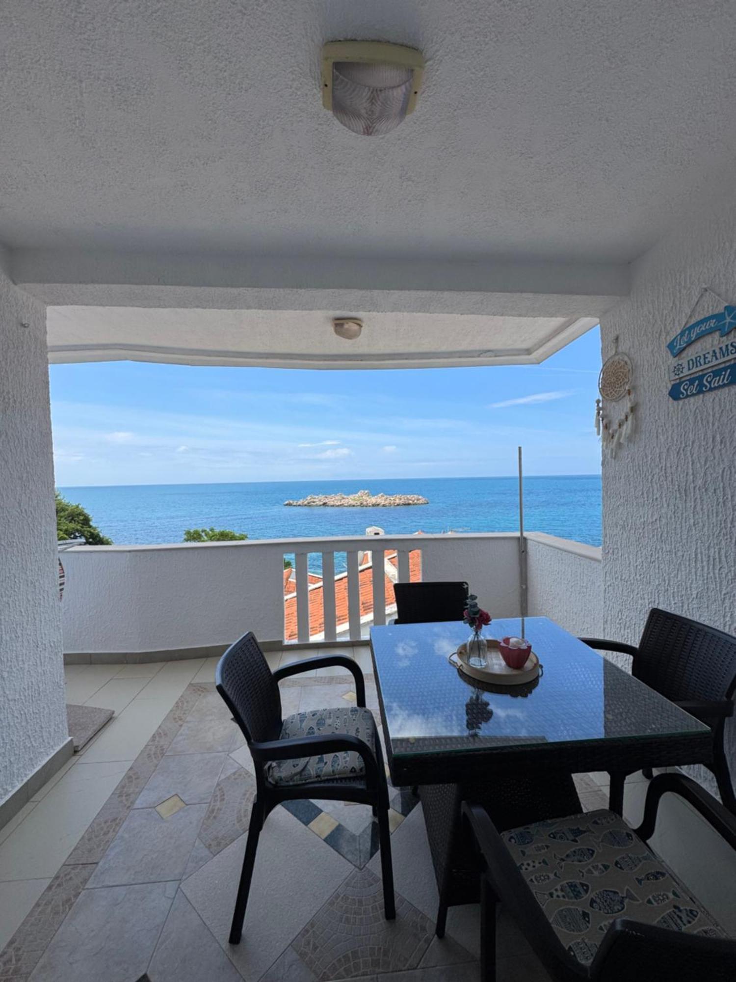 Pine&Sea Beach Retreat Sveti Stefan Exteriér fotografie
